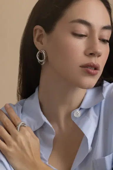 Engelbert 1920 Big Infinity Loop Earring | Thumbnail 2