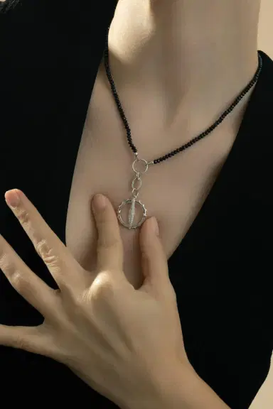 MONICA RICH KOSANN Black Spinel Charm Chain Necklace | Thumbnail 3 MONICA RICH KOSANN Black Spinel Charm Chain Necklace | Thumbnail 3