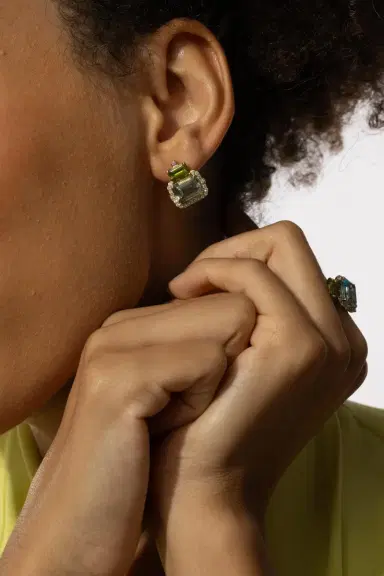 GOSHWARA Blue topaz Peridot Two Drop Gossip Earrings | Thumbnail 3 GOSHWARA Blue topaz Peridot Two Drop Gossip Earrings | Thumbnail 3
