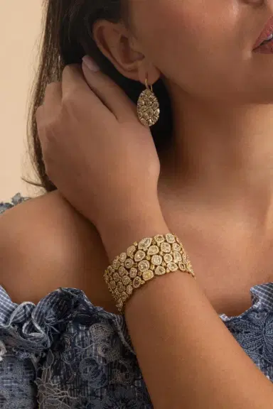 SUTRA Brilliant Cut Yellow Diamond Bracelet | Thumbnail 3