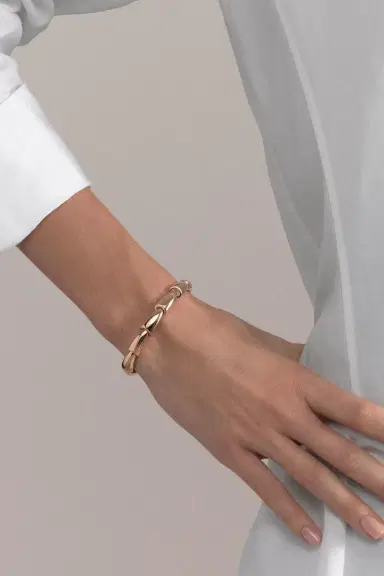 Vhernier Calla Media Bracelet | Thumbnail 2