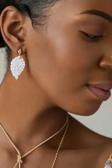 TAMARA COMOLLI Carved India Leaf Mother Of Pearl Earrings | Thumbnail 2