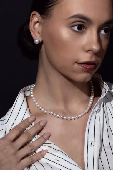 BAGGINS Classic Akoya Pearl Necklace | Thumbnail 4 BAGGINS Classic Akoya Pearl Necklace | Thumbnail 4