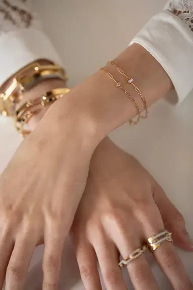 NOUVEL HERITAGE Classic Pear Diamond Bracelet | Thumbnail 2 NOUVEL HERITAGE Classic Pear Diamond Bracelet | Thumbnail 2