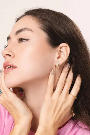 KWIAT Cobblestone Accent Huggie Earrings | Thumbnail 2