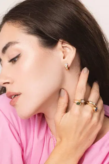 KWIAT Cobblestone Accent Huggie Earrings | Thumbnail 3