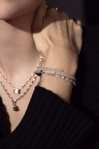 KWIAT Cobblestone Crossover Bangle Bracelet | Thumbnail 5
