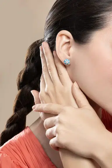 GOSHWARA Diamond Blue Hexagon Queen Stud Earrings | Thumbnail 4 GOSHWARA Diamond Blue Hexagon Queen Stud Earrings | Thumbnail 4