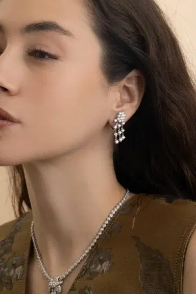 ANDREOLI Diamond Chandelier Earrings | Thumbnail 4