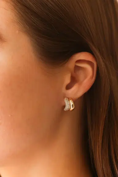 DANA REBECCA DESIGNS Diamond Cynthia Rose Huggie Earrings | Thumbnail 2