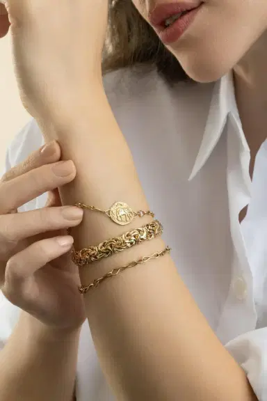 Azlee Diamond Elefante Single Coin Bracelet | Thumbnail 4 Azlee Diamond Elefante Single Coin Bracelet | Thumbnail 4
