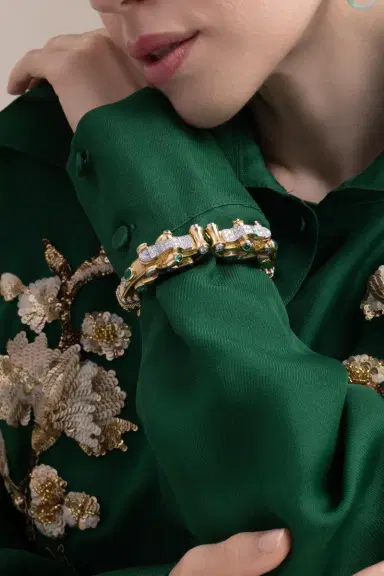 DAVID WEBB Diamond Emerald Makara Bracelet | Thumbnail 4 DAVID WEBB Diamond Emerald Makara Bracelet | Thumbnail 4
