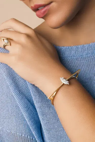 YEPREM Diamond Golden Strada Bangle Bracelet | Thumbnail 3 YEPREM Diamond Golden Strada Bangle Bracelet | Thumbnail 3