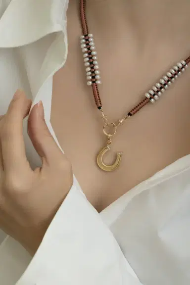 Marie Lichtenberg Diamond Horseshoe Pendant | Thumbnail 4
