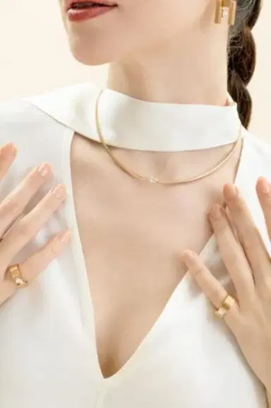 LORAIDA Diamond Marquise Deco Necklace | Thumbnail 3 LORAIDA Diamond Marquise Deco Necklace | Thumbnail 3