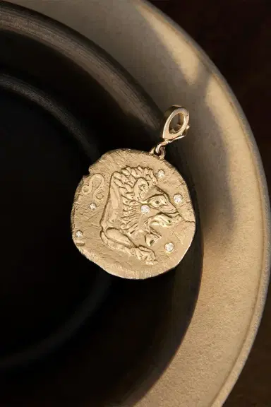 Azlee Diamond Of The Stars Leo Large Coin Charm | Thumbnail 4 Azlee Diamond Of The Stars Leo Large Coin Charm | Thumbnail 4