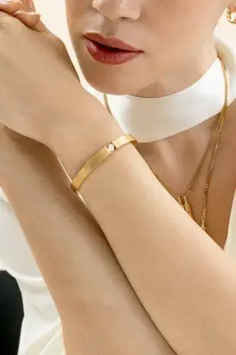 LORAIDA Diamond Orbit Bangle Bracelet | Thumbnail 4