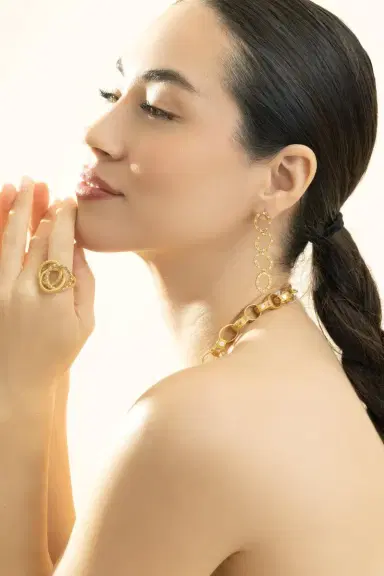 Coomi Diamond Paisley Engraved Four Link Earrings | Thumbnail 2