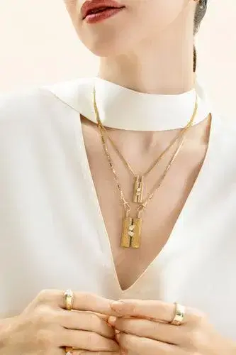 LORAIDA Diamond Pearl Large Blade Pendant | Thumbnail 3