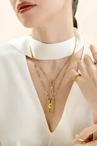 LORAIDA Diamond Pearl Large Blade Pendant | Thumbnail 4