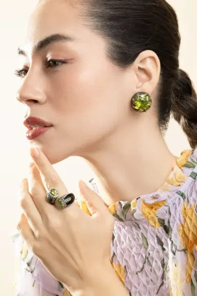 ANDREOLI Diamond Peridot Round Black Earrings | Thumbnail 2 ANDREOLI Diamond Peridot Round Black Earrings | Thumbnail 2