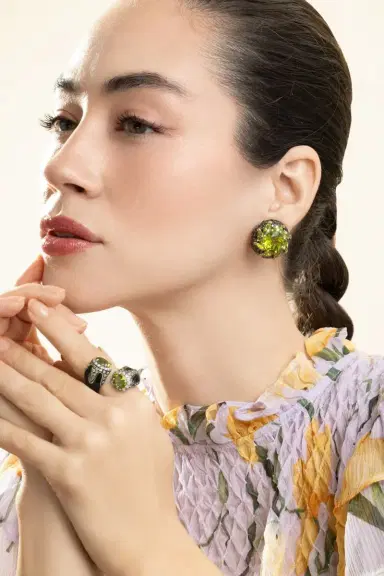 ANDREOLI Diamond Peridot Round Black Earrings | Thumbnail 4 ANDREOLI Diamond Peridot Round Black Earrings | Thumbnail 4