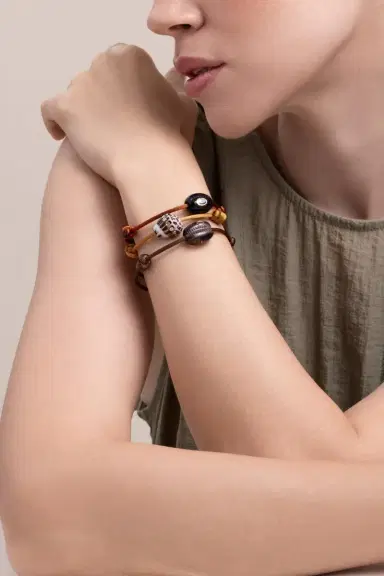 DEZSO BY SARA BELTRÁN Diamond Petite Conus Shell Bracelet | Thumbnail 3