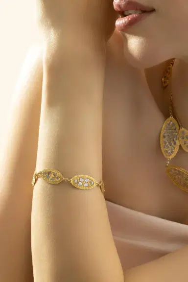 Coomi Diamond Six Oval Disk Bracelet | Thumbnail 3