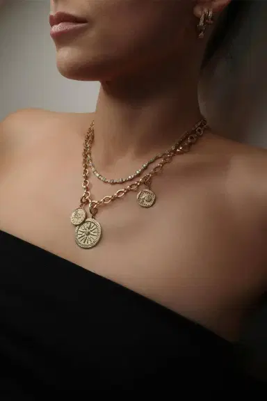 Azlee Diamond Small Prosperity Palm Coin Pendant | Thumbnail 2
