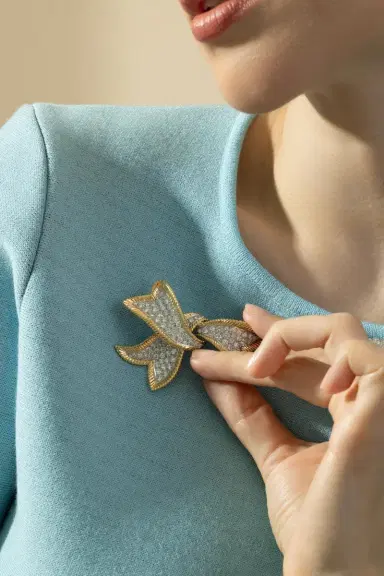 DAVID WEBB Diamond Small Ribbon Brooch | Thumbnail 4