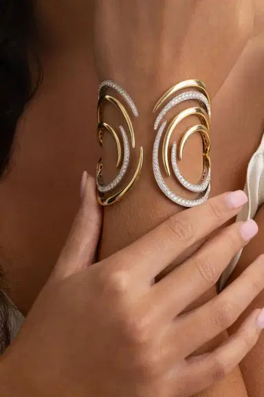 YEPREM Diamond Swirl Golden Strada Open Cuff Bracelet | Thumbnail 4
