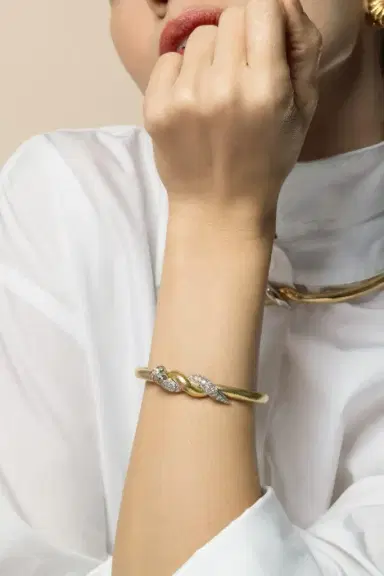 DAVID WEBB Diamond Two Tone Hammered Nail Cuff Bracelet | Thumbnail 4