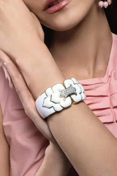 DAVID WEBB Diamond White Trefoil Cuff Bracelet | Thumbnail 4