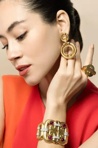 DAVID WEBB Dotted Hammered Doorknock Earrings | Thumbnail 2