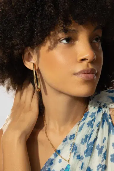 LISA NIK Elongated Curved Hoop Earrings | Thumbnail 4