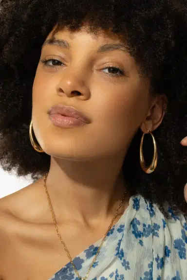 LISA NIK Elongated Oval Hoop Earrings | Thumbnail 3