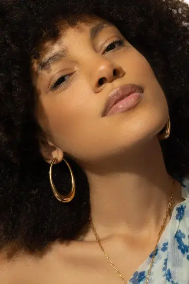 LISA NIK Elongated Oval Hoop Earrings | Thumbnail 4