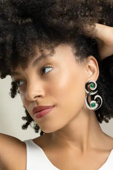 DAVID WEBB Emerald Black Great Waves Earrings | Thumbnail 2 DAVID WEBB Emerald Black Great Waves Earrings | Thumbnail 2