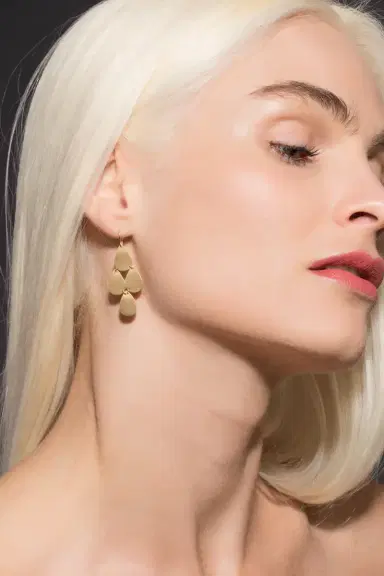 IRENE NEUWIRTH JEWELRY Four-Drop Chandelier Earrings | Thumbnail 3