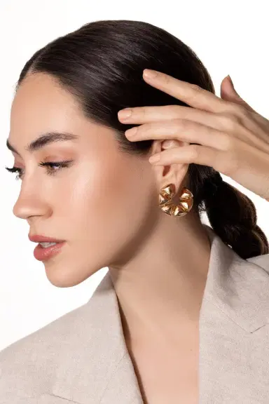 Vhernier Freccia Piccolo Earrings | Thumbnail 3