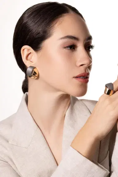 Vhernier Gold Titanium Earrings | Thumbnail 3