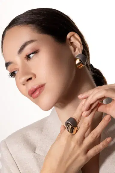 Vhernier Gold Titanium Earrings | Thumbnail 4