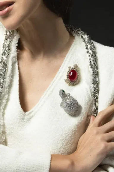 FANTASIA by DESERIO Green Eyed Turtle Brooch | Thumbnail 2
