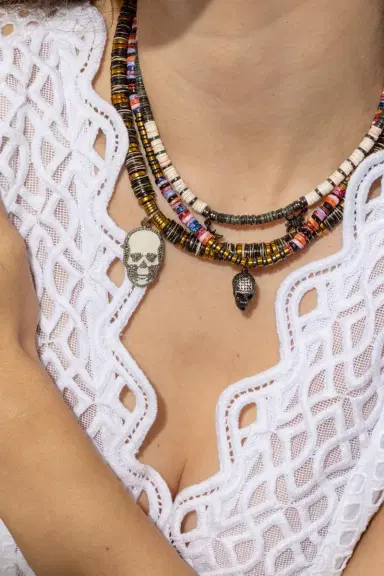 HIJAS DE PUKA Grey Shell White Skull Necklace | Thumbnail 4 HIJAS DE PUKA Grey Shell White Skull Necklace | Thumbnail 4