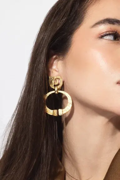 DAVID WEBB Hammered Square Nail Doorknocker Earrings | Thumbnail 2