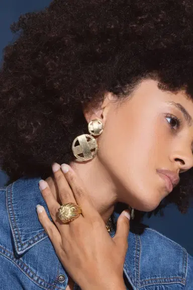 DAVID WEBB Hammered XO Earrings | Thumbnail 2