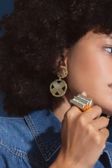 DAVID WEBB Hammered XO Earrings | Thumbnail 3