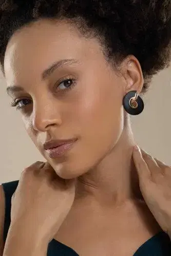 Vhernier Jet Verso Midi Earrings | Thumbnail 4