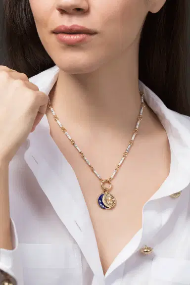 Foundrae Karma Baby Medallion | Thumbnail 2