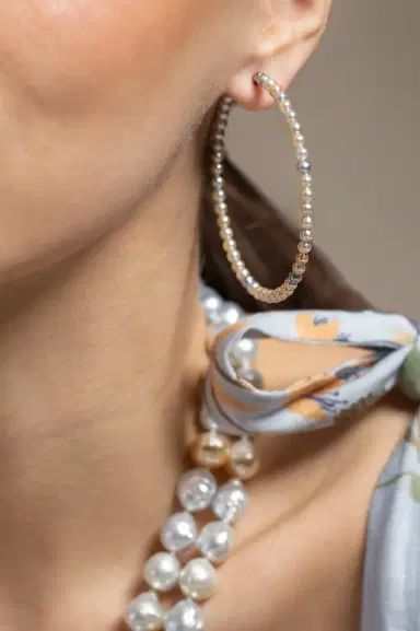 BAGGINS Large Akoya Hoops | Thumbnail 2